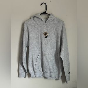 Gildan gray sunflower embroidered hoodie